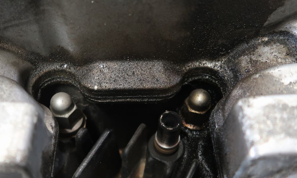 ヘッドカバーからのオイル漏れ