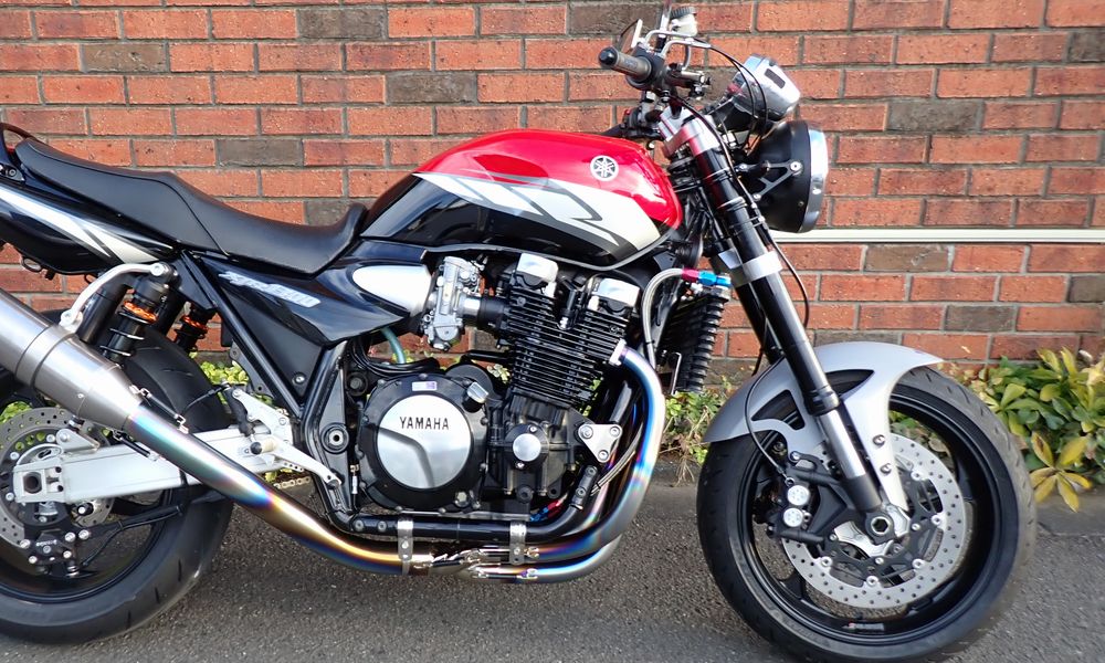 フルチューニングされたXJR1300 フルチューニングされたXJR1300