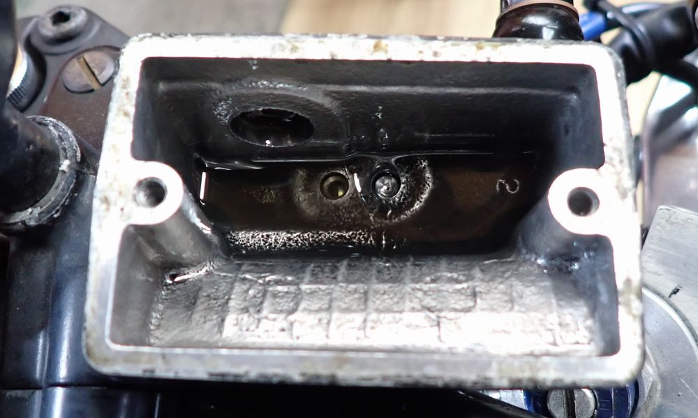 クラッチマスターのオイルタンク クラッチマスターのオイルタンク